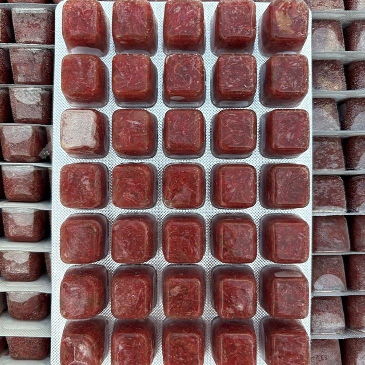 Alimento para peces optimizado para gusanos de sangre congelados